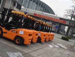 買(mǎi)叉車(chē)關(guān)注的不僅是價(jià)格，而是你要知道不同價(jià)格叉車(chē)的區(qū)別